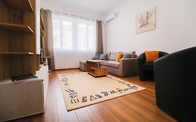 Apartment In The City Center